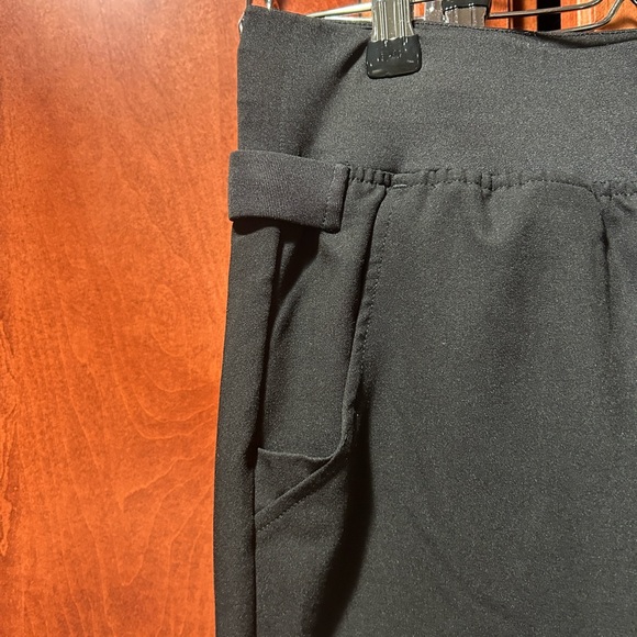 Highwaisted black scrub joggers - Picture 3 of 5